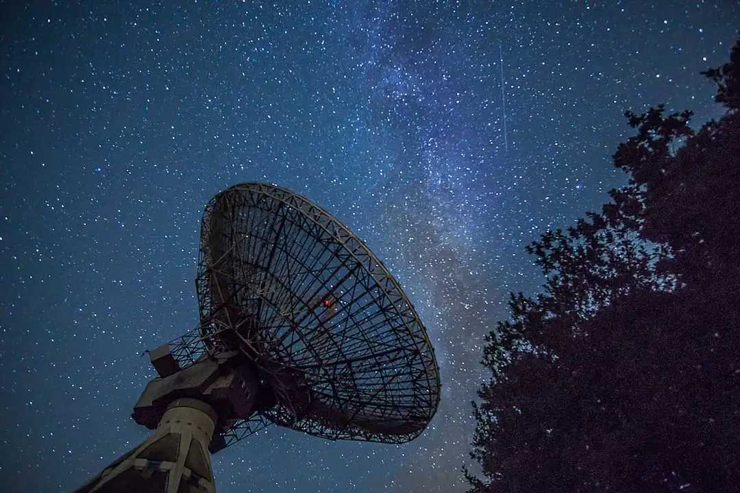 空调温控器与新风控制器联动方案在办公场景中的实践
